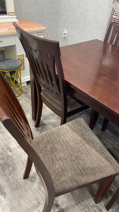 Продам стол со стульями Малайзия