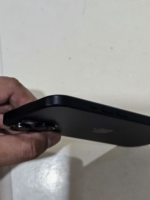 Продам iPhone 15