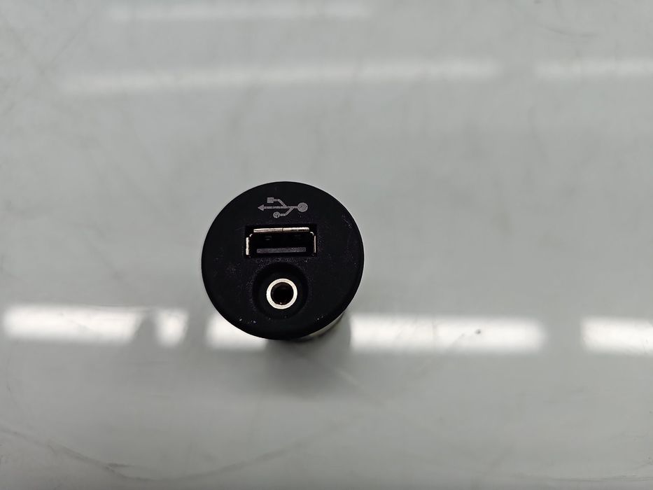 Conector auxiliar USB Nissan Qashqai [Fabr 2007-2014] 280023-BH00A