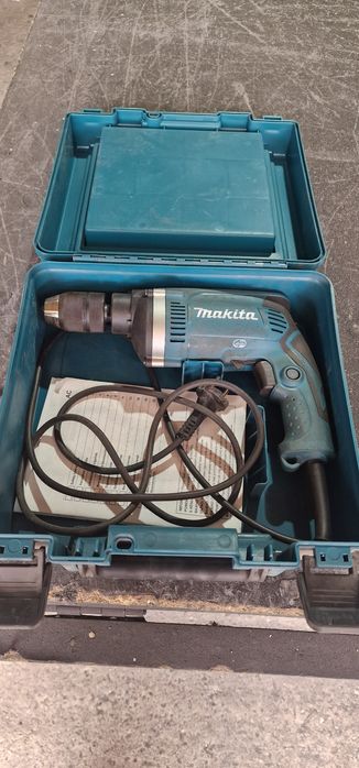 Masina de gaurit cu percutie  Makita