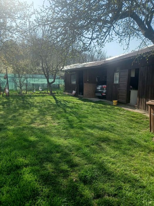 Casa la curte Livezeni Arges