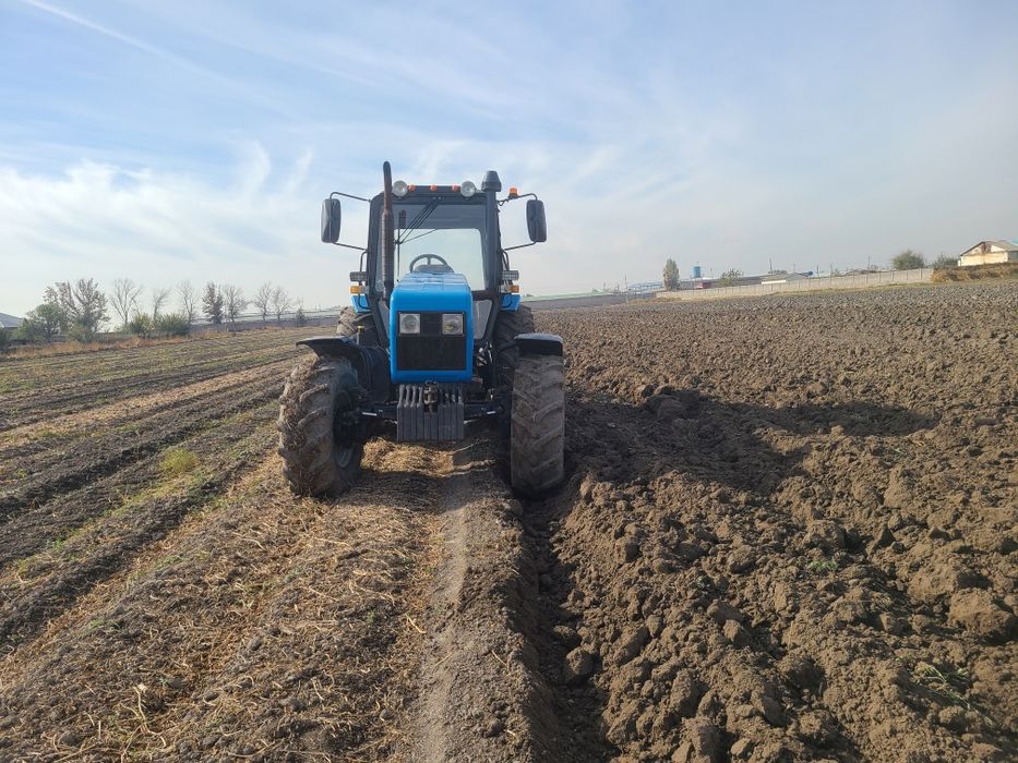 МТЗ 1221.2.тропик. 2019 йил.4300 соат ишлаган.плуг бн.