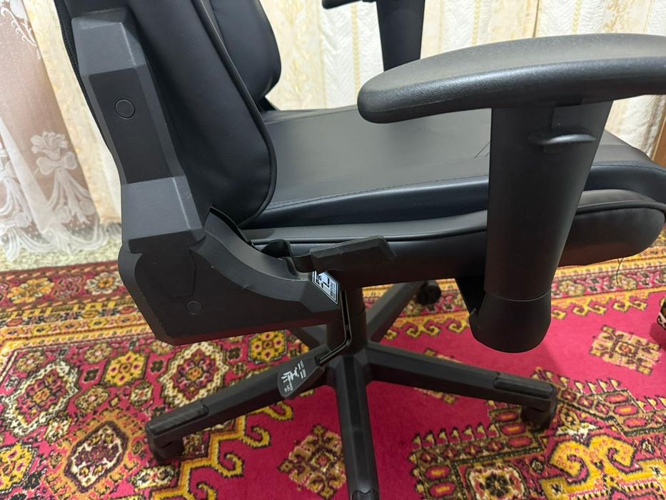 Продам игровое кресло