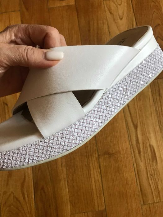 продам босоножки