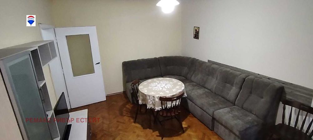 Дава се под наем Тристаен апартамент в Русе, Здравец - 72 кв.м за 331.5 € - Снимка #2