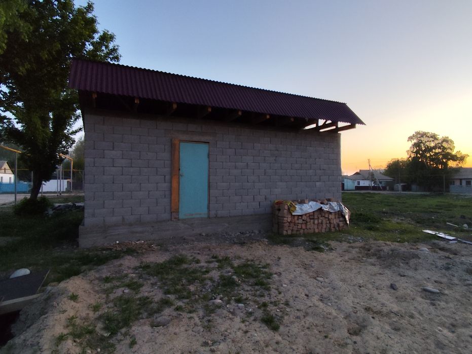 2 участка с времянками