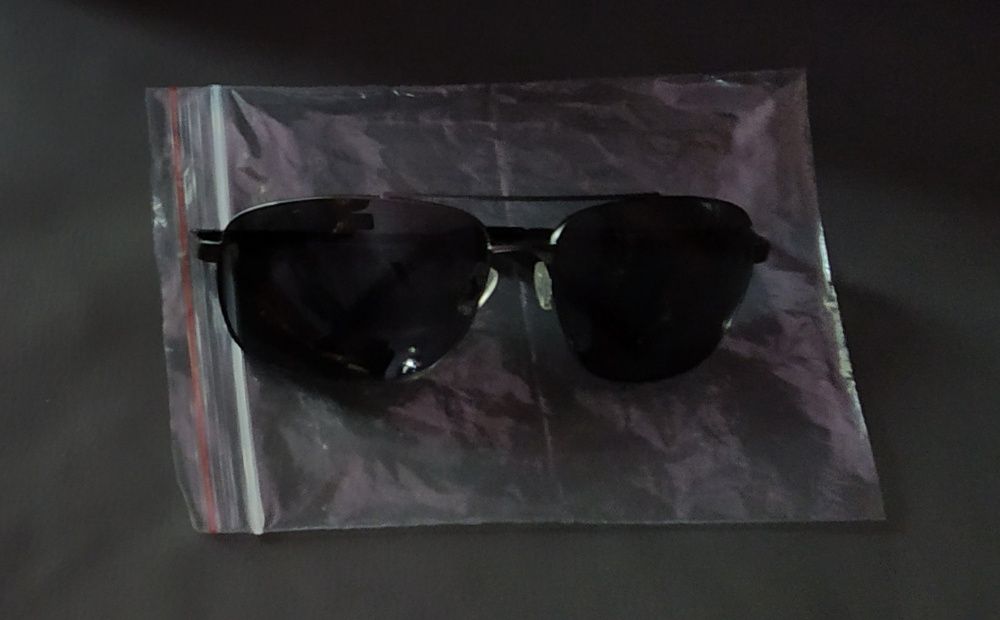 2 la pret de 1. Blugi barbatesti Esmara-Denim 44 + ochelari de soare