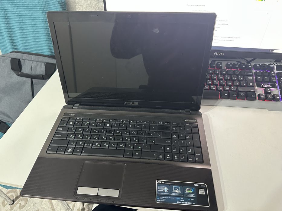 Продам ноутбук школьникам пойдет