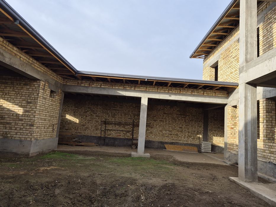 To‘y tepa Nurafshonda uchaska sotiladi