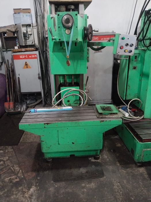 Продаю станки , хонингавальный,расточной