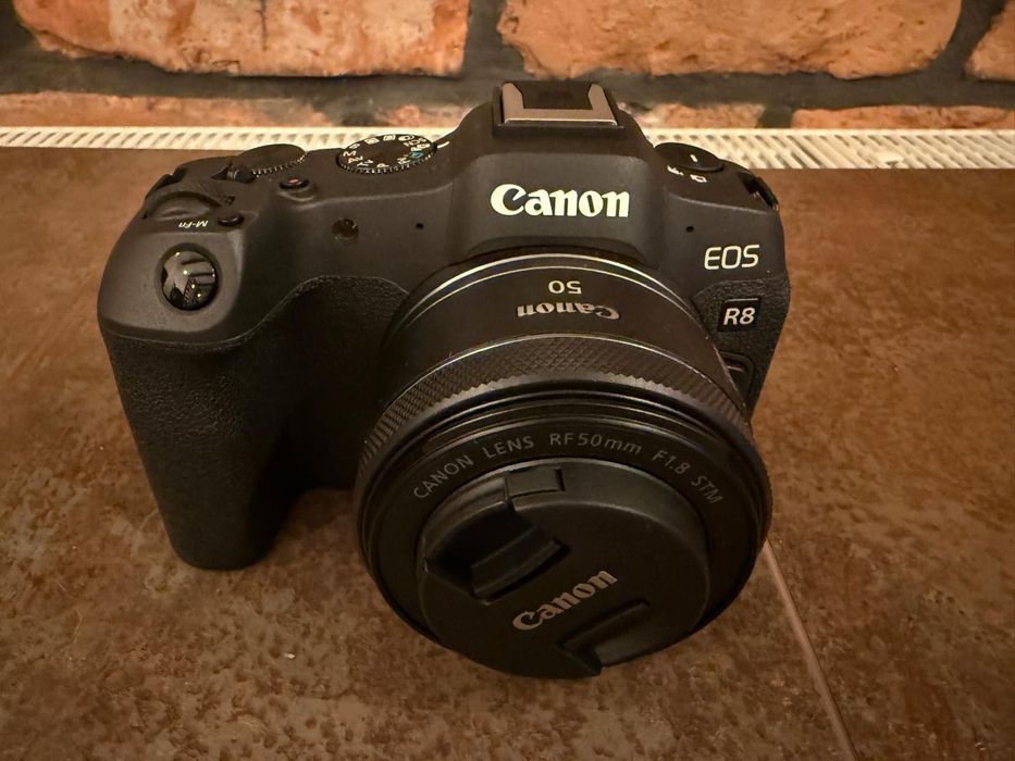 Canon R8 + 50mm si Obiectiv Canon RF 24-105mm f/4 L IS USM
