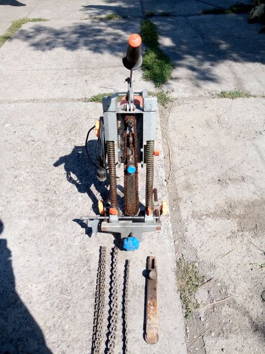 Продаётся дерево обрабатывающий станок долбёшка