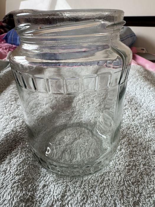 Продавам стъклени буркани