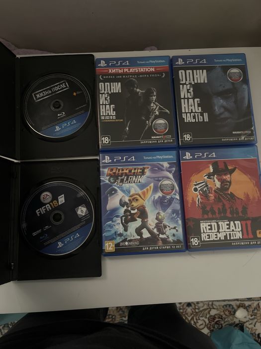 Продам sony playstation 4