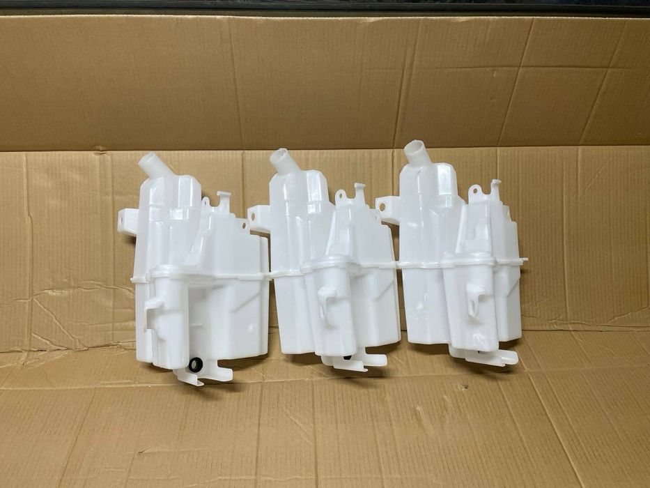 Бачок омывателя на Рав4 2020