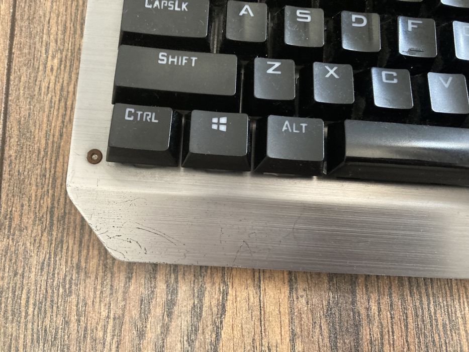 Геймърски слушалки Hyper X и клавиатура Aula