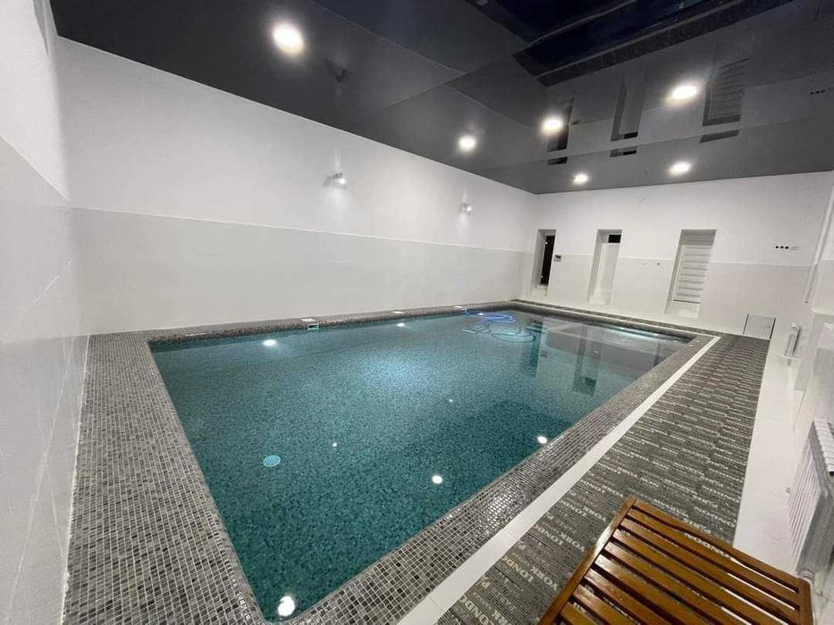 Продаётся частный 3х-уровненный дом вдоль речки