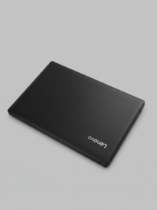 4 ядерный ноутбук с SSD диском ( шустрый)