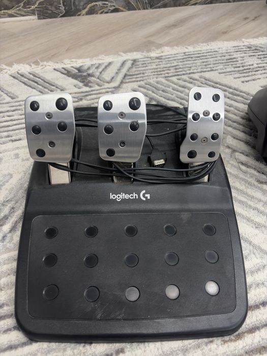 Продается руль logitech G29