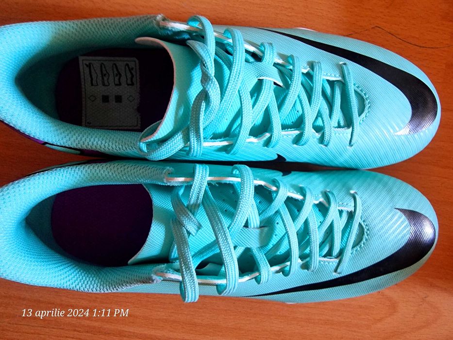Ghete fotbal Nike marime 37.5