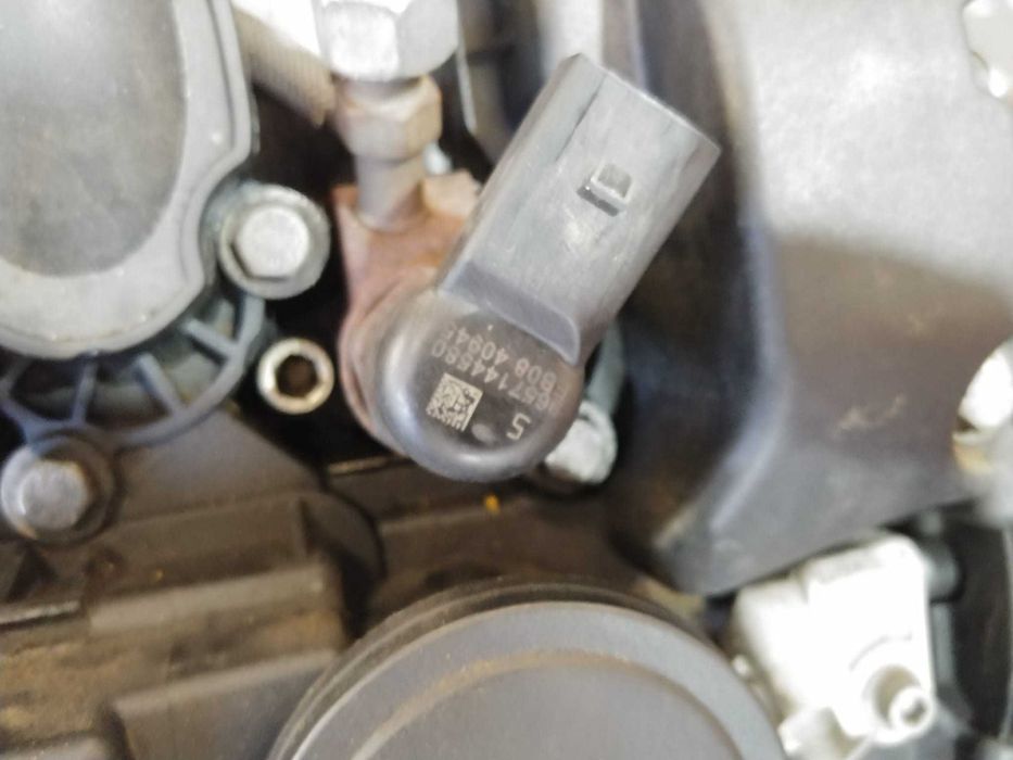 injector 2.0 d volvo v50 s40 peugeot 307 peugeot 407 peugeot 607 peugeot 807 citroen c4  9657144580