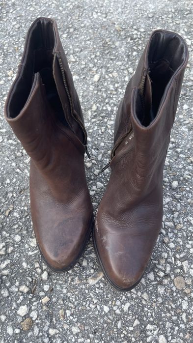 Ботуши Бенетон. Много топли, удобни и меки. Цена- 15 лева. Почти нови.