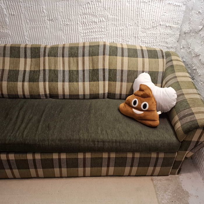 Диван разстягащ се.