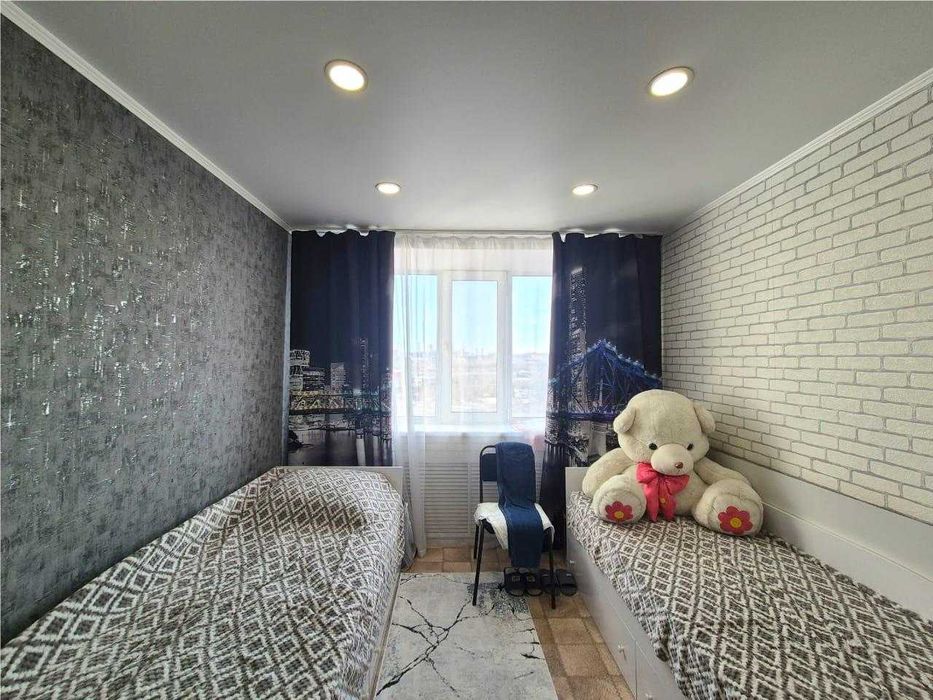 Продам 4 комн квартиру ул./ планировки