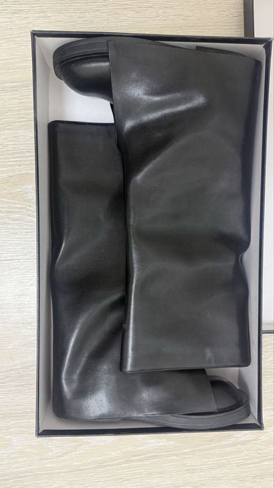 Продаются  стильные сапоги