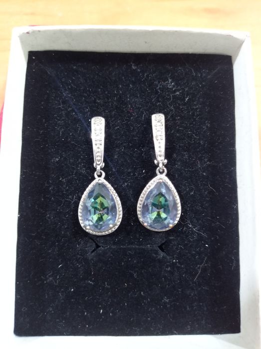 Серьги посеребреные с цирконием отличного качества очень красивые