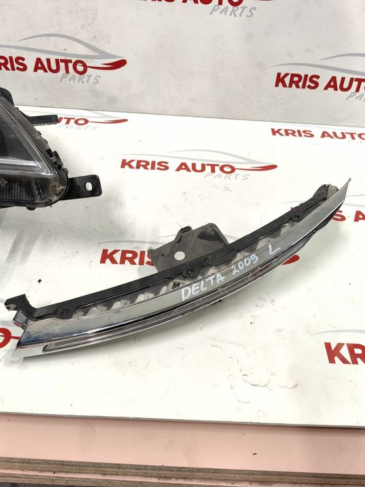 Десен фар за Lancia Delta / Ланчия Делта 2009г