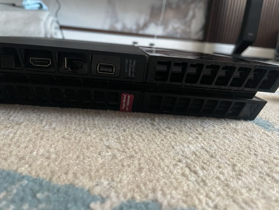 PS4 Fat + 2 джойстика + 5 игр