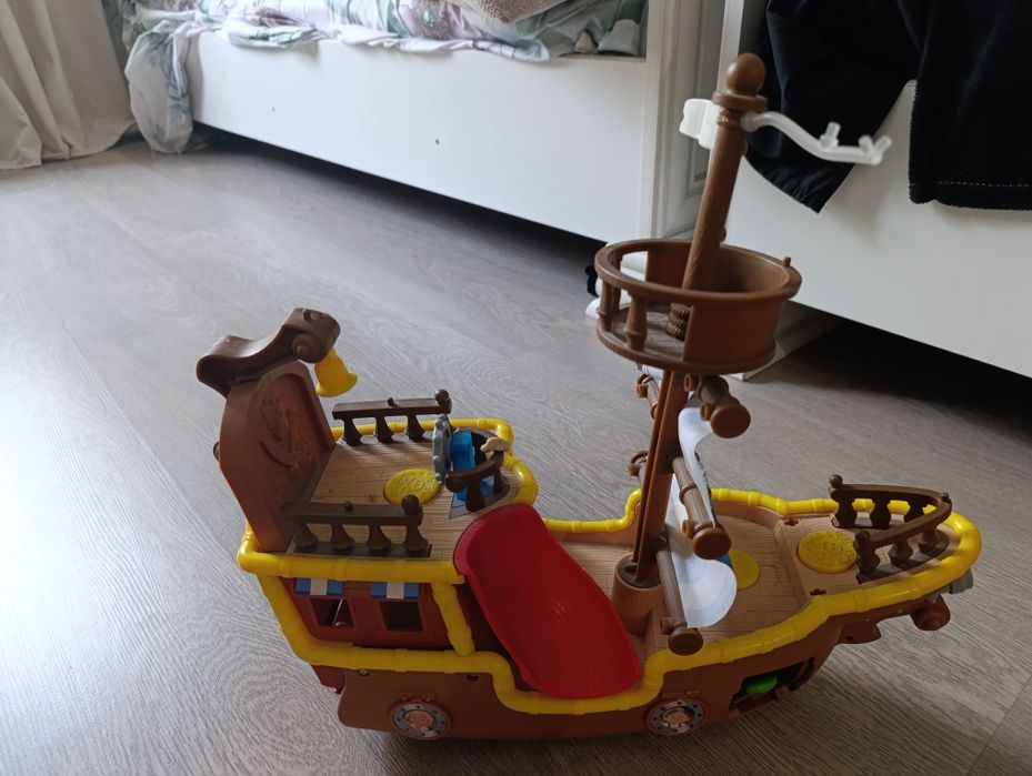 Корабль человек паук бу игрушки