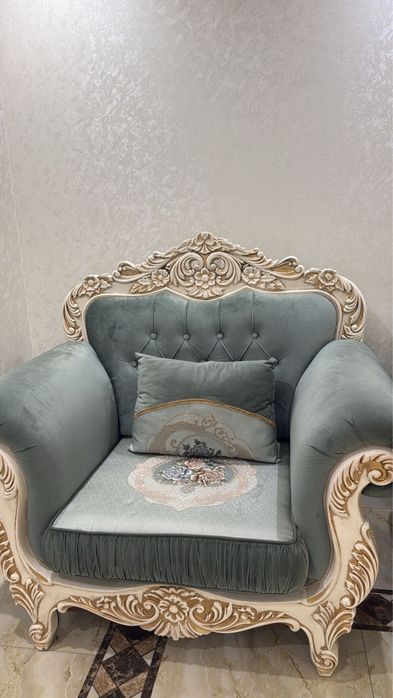 Диван два кресло