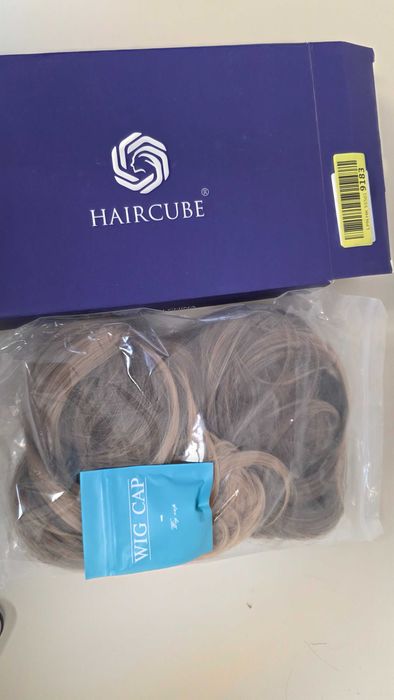 Perucă HAIRCUBE lungă ondulată ombre șaten-blond, cu breton lateral