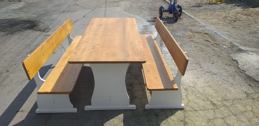 Баварски маси и пейки