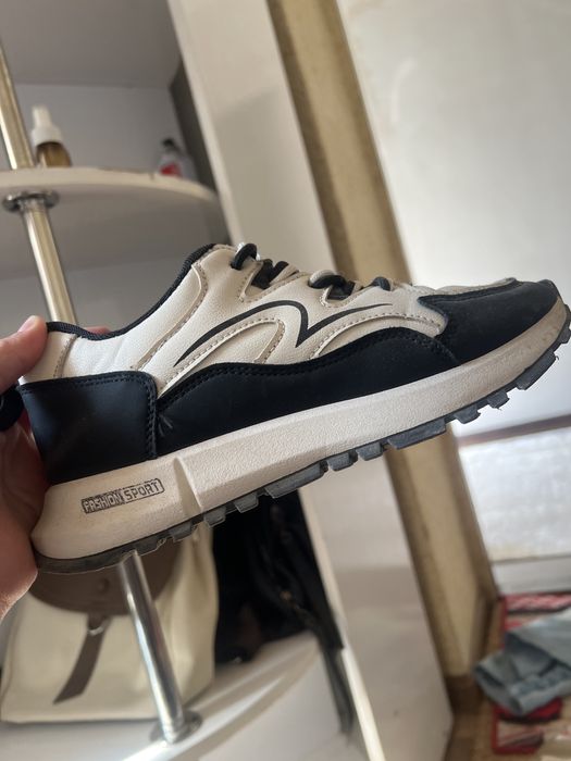 Krossovki dlya jenskaya