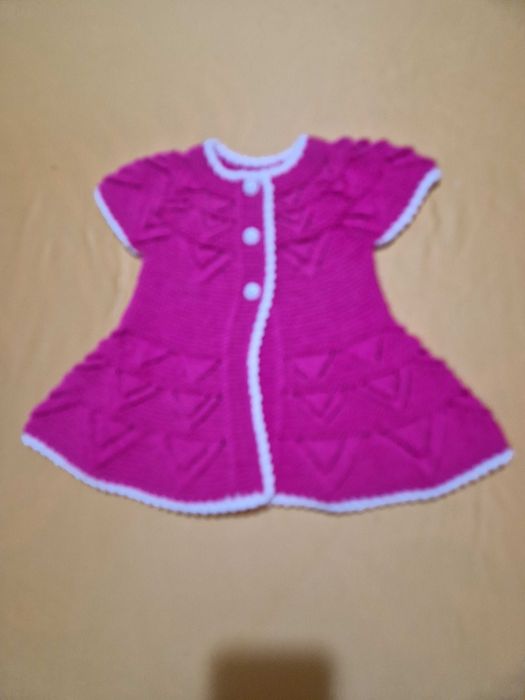 Детски ръчно плетени роклички