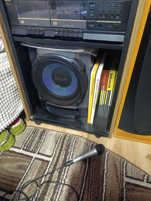 Vând boxă jamo d360 . combină Sony.boxe.