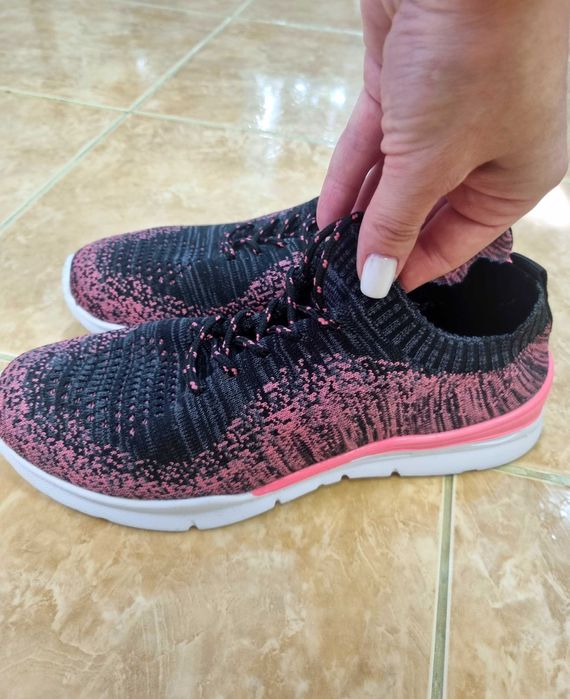 Pantofi noi sport