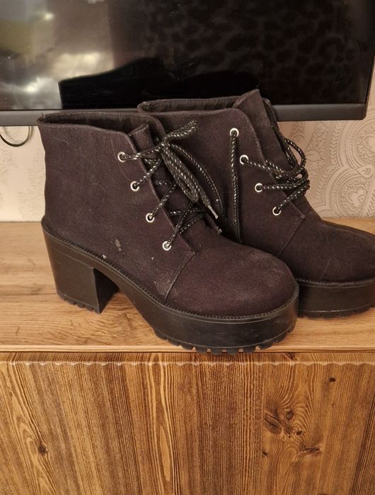 Отдам обувь 40-41 размер