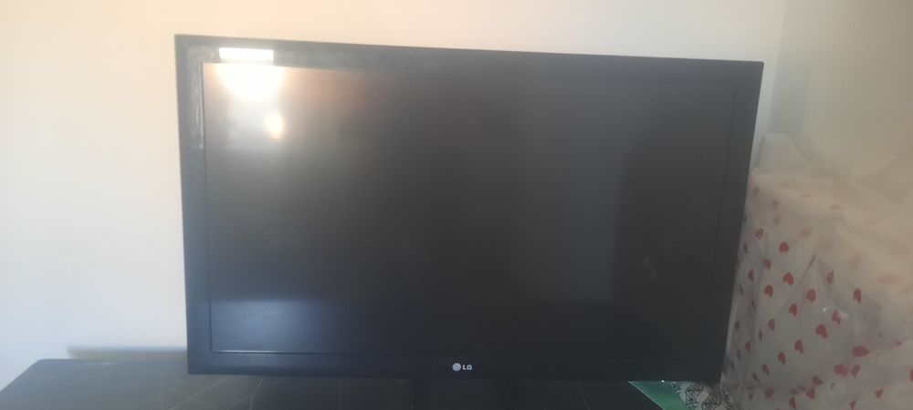 Телевизр LG в хорошем состоянии