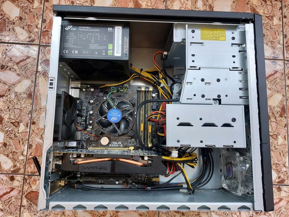 Unitate PC Asus i5 4460 3,2Ghz, 16GB, 120GB+640GB, Radeon HD 7870 2GB, Windows 11 Office 2024