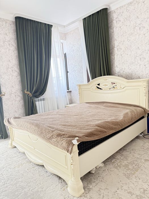 Продам спальный гарнитур