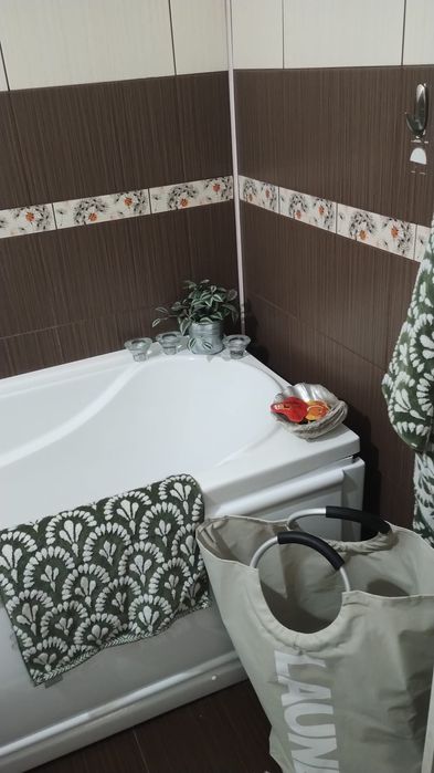 Se vinde apartament cu 4 camere