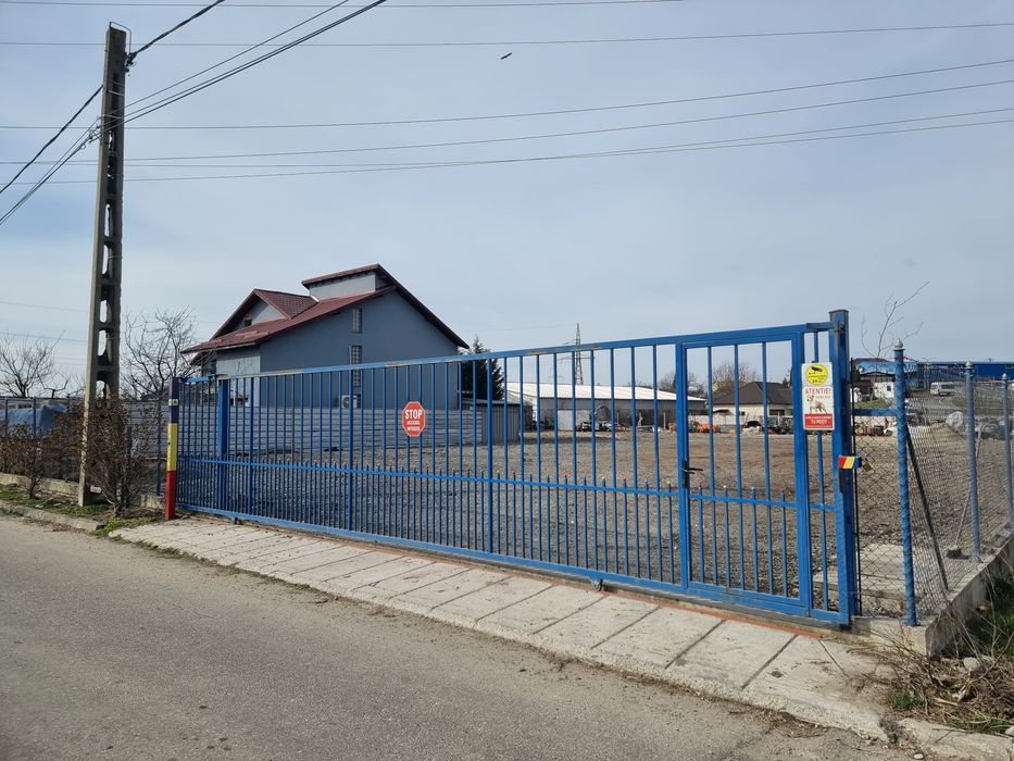 Închiriez o Suprafață generoasă de teren