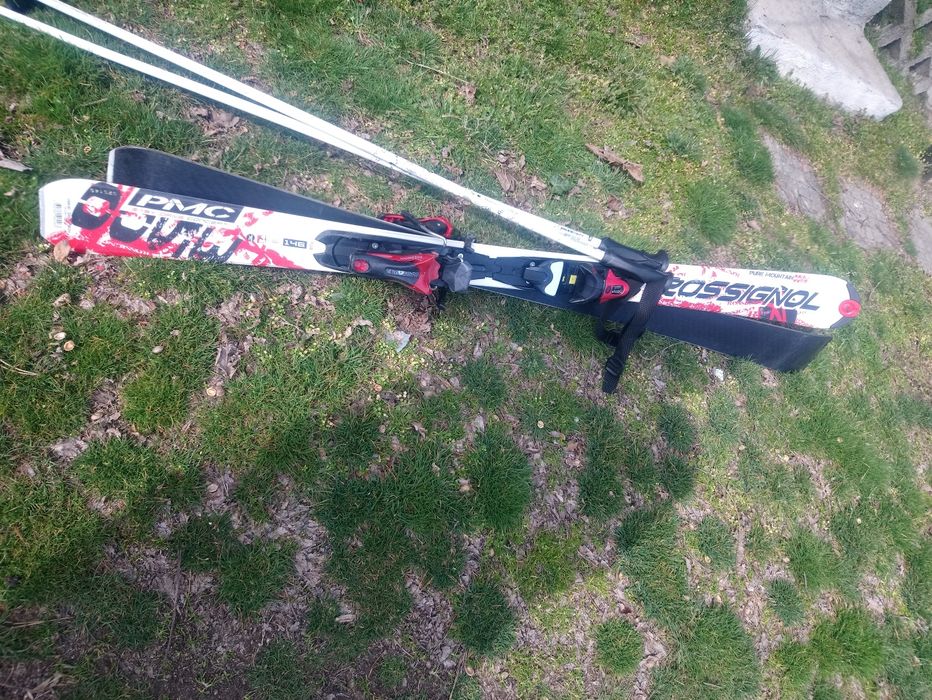 Каска за ски "Roxy". Размер 54 см. Ски "Росиньол"