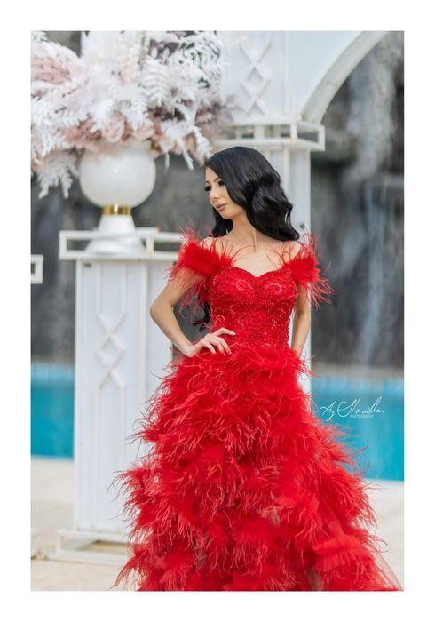 Дизайнерска рокля размер С