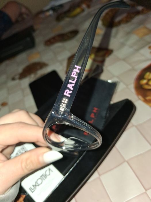 Vând ramă de ochelari