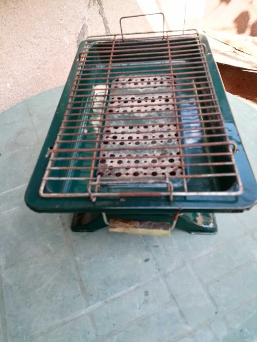 Барбекю на дървени въглища